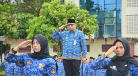 Pj Wali Kota Padang Andree Algamar menjadi pembina upacara HUT Ke-53 Korpri Tingkat Kota Padang. (Foto: Prokopim Padang)