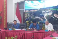 Pj Wali Kota Padang Andree Algamar memimpin rapat bersama PDAM Padang, Jumat (29/11/2024). (Foto: Diskominfo Padang)