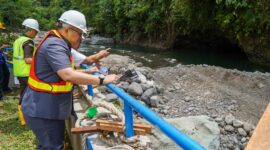 Pj Wali Kota Padang Andree Algamar meninjau rehabilitasi Intake Air Baku Palukahan Gadang di Kelurahan Balai Gadang, Kecamatan Koto Tangah. (Foto: Prokopim Padang)