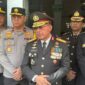 Kapolda Sumbar Irjen Suharyono memberikan keterangan kasus polisi tembak polisi di Solsel, Jumat (22/11/2024). (Foto: CNN Indonesia/Nedy)