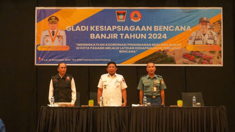 Pemko Padang menggelar Gladi Kesiapsiagaan Bencana Banjir di The ZHM Premiere Hotel, Rabu (11/12/2024). (Foto: Prokopim Padang)