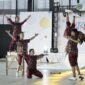Peserta Lomba Olahraga Senam Kreasi unjuk kebolehan di Gedung Serbaguna Sport Centre, Minggu (8/12/2024). (Foto: Diskominfo Padang)
