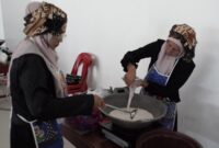 TP-PKK se-Kota Padang Panjang mengikuti Lomba Masak Rendang dan Nasi Kuning, di Gedung Serbaguna Sport Centre, Selasa (10/12/2024). (Foto: Diskominfo Padang Panjang)
