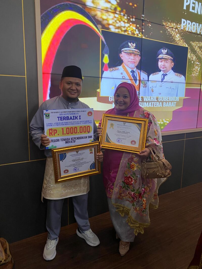 Tenaga Kependidikan SMK SMAK Padang Juliyat Fadli dan guru SMAK Padang Mery Adila mengukir prestasi gemilang di tingkat Sumbar dan nasional. (Foto: SMK SMAK Padang)