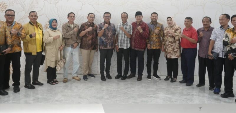 Bupati Solsel Khairunas saat pertemuan dengan Ikatan Perantau Solok Saiyo Sakato (S3) di Jakarta, Rabu (11/12/2024). (Foto: Pemkab Solsel)
