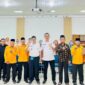 Camat Lubeg Nofiandi Amir, Kabid Ideologi dan Wawasan Kebangsaan Badan Kesbangpol Padang Elfian Putra Ifadi, Ketua FPK Padang Suardi Z Dt. Garang, para perwakilan etnis dan lintas agama Kecamatan Lubeg foto bersama saat pembentukan FPK Kecamatan Lubeg, Rabu (11/12/2024). (Foto: Ist)