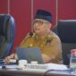 Pj Wali Kota Padang Andree Algamar memimpin rapat staf bulanan bersama pimpinan OPD di Bagindo Aziz Chan Balai Kota Padang, Senin (9/12/2024). (Foto: Prokopim Padang)
