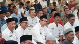 ASN Pemko Padang mengikuti tabligh akbar di Masjid Nurul Iman Padang, Jumat (13/12/2024). (Foto: Prokopim Padang)