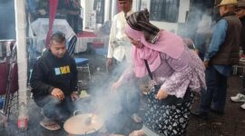 Suasana lomba memasak cangkuak yang digelar Kelurahan Tanah Pak Lambik. (Foto: Diskominfo Padang Panjang)