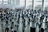 Ratusan ASN Kota Padang Panjang mengikuti Line Dance dan Senam Kreasi di Gedung Serbaguna Sport Center, Kamis (5/12/2024). (Foto: Diskominfo Padang Panjang)