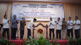 Pemkab Solsel menyelenggarakan Bimtek Pengelolaan Keuangan Nagari dan Launching Transaksi Non Tunai pada Pemerintahan Nagari se-Solok Selatan Tahun 2024, Sabtu (7/12/2024). (Foto: Pemkab Solsel)