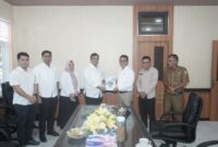 Bupati Solsel Khairunas mengunjungi BPJN Sumbar, Senin (9/12/2024). (Foto: Pemkab Solsel)