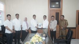 Bupati Solsel Khairunas mengunjungi BPJN Sumbar, Senin (9/12/2024). (Foto: Pemkab Solsel)