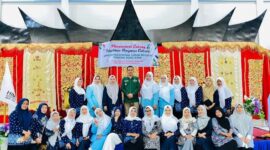 Camat Lubeg Nofiandi Amir bersama pengurus HIMAPAUDI Kecamatan Lubeg usai pelantikan, Kamis (12/12/2024). (Foto: Ist)