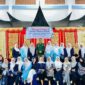 Camat Lubeg Nofiandi Amir bersama pengurus HIMAPAUDI Kecamatan Lubeg usai pelantikan, Kamis (12/12/2024). (Foto: Ist)
