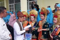 Wamendikdasmen Fajar Riza Ul Haq mengunjungi SDN Percobaan Ujung Gurun, Jumat (13/12/2024). (Foto: Diskominfo Padang)