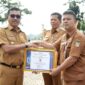 Pemkab Solsel raih penghargaan Pemerintah Peduli Penyiaran dari KPID Sumbar. (Foto: Pemkab Solsel)