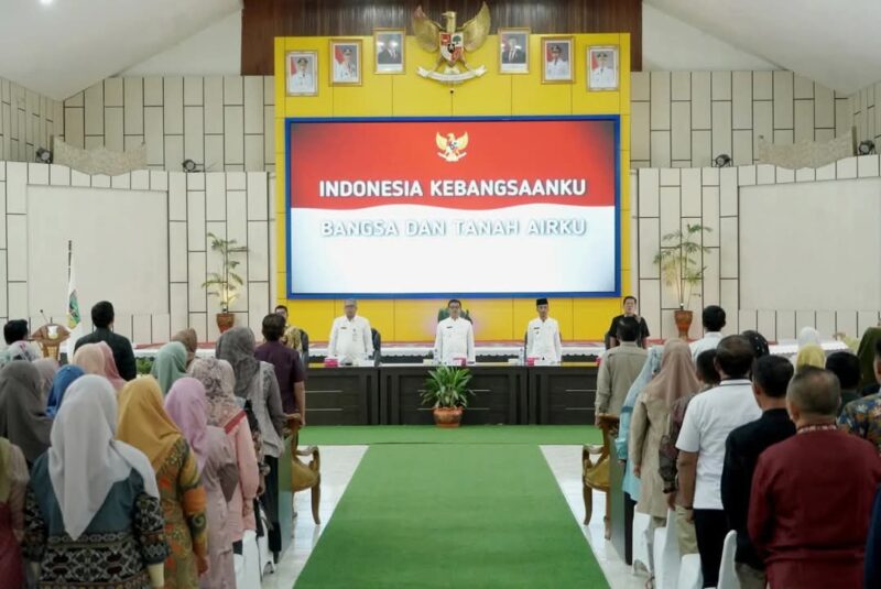 Bupati Solsel Khairunas membuka 
sosialisasi penerapan sistem merit, Jumat (27/12/2024). (Foto: Humas Pemkab Solsel)