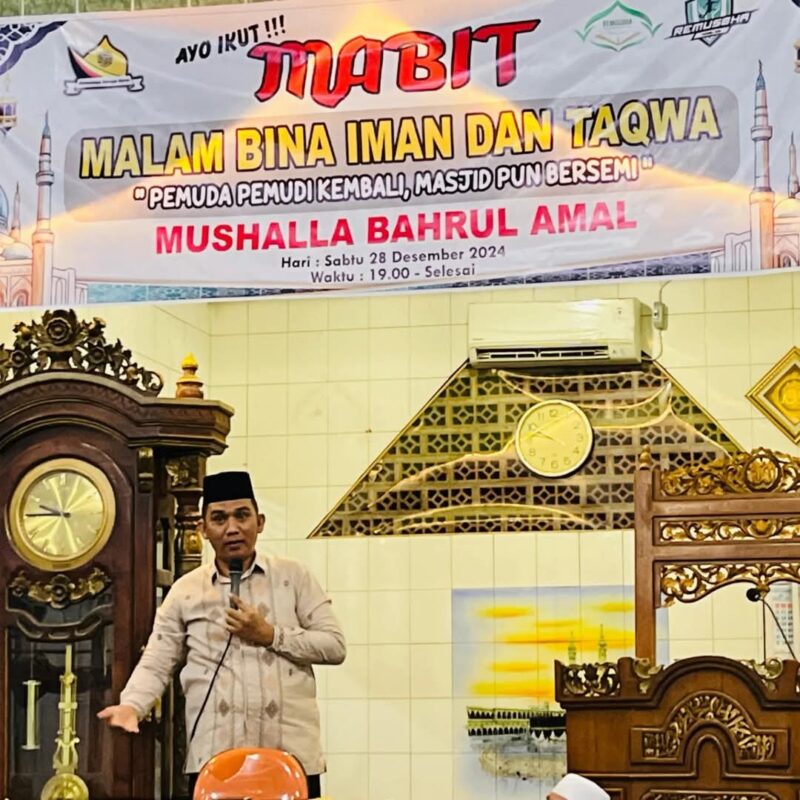 Camat Lubeg Nofiandi Amir mengapresiasi REMUSHBA Komplek Cendana/Jala Utama menggelar kegiatan Mabit, Sabtu (28/12/2024). (Foto: Ist)