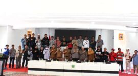 Polresta Padang Panjang menggelar konferensi pers akhir tahun 2024 di Hall lantai III Balai Kota pada Selasa (31/12/2024). (Foto: Diskominfo Padang Panjang)