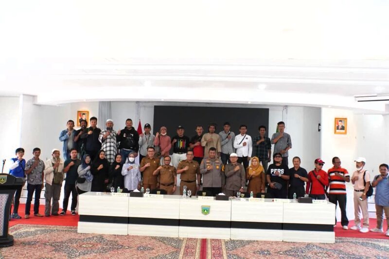 Polresta Padang Panjang menggelar konferensi pers akhir tahun 2024 di Hall lantai III Balai Kota pada Selasa (31/12/2024). (Foto: Diskominfo Padang Panjang)