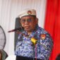 Pj Sekda Padang Yosefriawan bertindak sebagai inspektur upacara peringatan Hari Bela Negara ke-61 di Lapangan Upacara Balaikota Padang Aie Pacah, Kamis (19/12/2024). (Foto: Prokopim Padang)