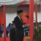 Menteri Kebudayaan RI Fadli Zon bertindak sebagai Inspektur Upacara Peringatan Hari Bela Negara di Istana Gubernur, Kamis (19/12/2024). (Foto: Prokopim Padang)