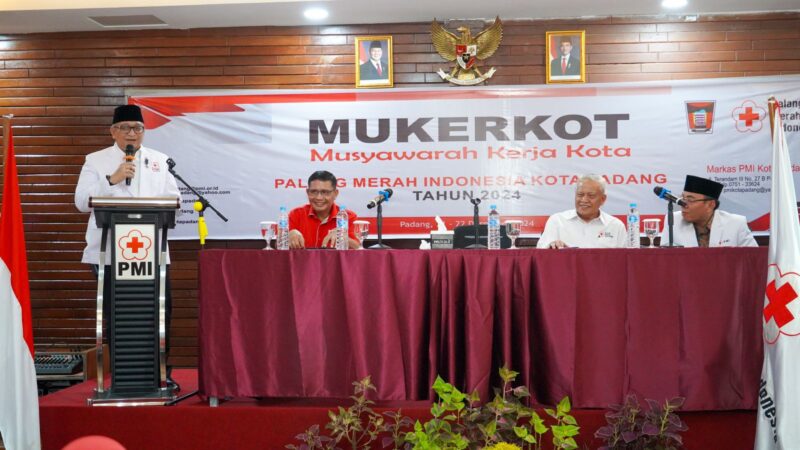 Pj Wali Kota Padang Andree Algamar membuka Muskerkot Kota Padang. (Foto: Prokopim Padang)