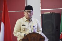 Pj Wali Kota Padang Andree Algamar 
memberi arahan saat Rakorwasda 2024. (Foto:  Prokopim Padang)