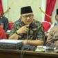 Pj Wali Kota Padang Andree Algamar dalam Rapat Pematangan Rencana Program Kerja Sama Pemprov Sumbar dengan Scoot PTE LTD di Ruang Rapat Istana Gubernuran Sumbar, Jumat (27/12/2024). (Foto: Prokopim Padang)