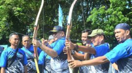 Penjabat (Pj) Wali Kota Padang Andree Algamar membuka Kejuaraan Panahan 