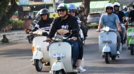 Pj Wali Kota Padang Andree Algamar bersama Pj Ketua TP PKK Kota Padang Ny. Vanny Andree Algamar mengikuti 