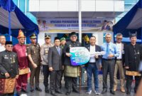 Penyerahan bantuan mobil tangki Perumda Air Minum Kota Padang. (Foto: Prokopim Padang)