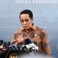 Menteri Hukum Supratman Andi Agtas memberikan keterangan pers kepada awak media usai rapat di kompleks Istana Kepresidenan Jakarta, Jumat (13/12/2024). (Foto: BPMI Setpres)