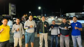 Tim gabungan Kelurahan Lubeg Nan XX dan Kelurahan Tanjung Saba Pitameh Nan XX menggelar patroli gabungan di simpang lampu merah Lubeg pada Sabtu (30/11/2024) malam. (Foto: Ist)