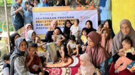 PT United Tractors Tbk mendukung upaya pencegahan stunting melalui program Genting di Kelurahan Parak Laweh Pulau Aia, Kecamatan Lubeg. (Foto: Ist)