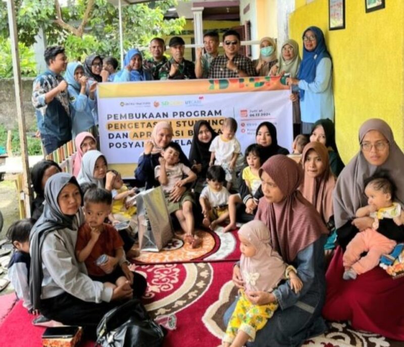 PT United Tractors Tbk mendukung upaya pencegahan stunting melalui program Genting di Kelurahan Parak Laweh Pulau Aia, Kecamatan Lubeg. (Foto: Ist)