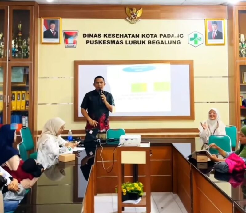 Camat Lubeg Nofiandi Amir menghadiri Kegiatan Evaluasi Program DaGoZi di Puskesmas Lubeg, Sabtu (14/12/2024). (Foto: Ist)