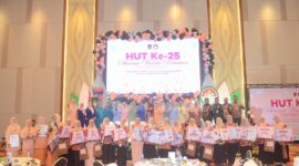 Puncak peringatan HUT ke-25 DWP Tingkat Kota Padang Tahun 2024 berlangsung meriah di Hotel ZHM Premiere, Kamis (12/12/2024). (Foto: Prokopim Padang)