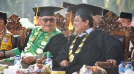 Pj Wali Kota Padang Andree Algamar menghadiri Wisuda Tahfiz Akbar yang diselenggarakan Kemenag Padang di RTH Imam Bonjol Padang, Selasa (14/1/2025). (Foto: Prokopim Padang)