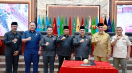 DPRD Sumbar sahkan Ranperda tentang Pengelolaan Sampah menjadi Perda, Selasa (14/1/2025). (Foto: DPRD Sumbar)