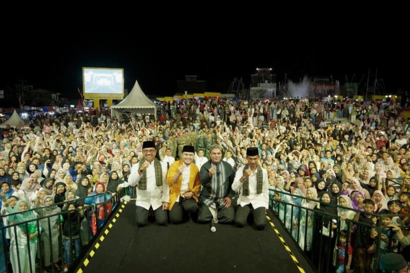 Pemkab Solsel sukses menggelar tabligh akbar di Ruang Terbuka Hijau (RTH) Padang Aro, Minggu (5/1/2025). (Foto: Humas Pemkab Solsel)