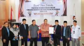 KPU Kota Pariaman menetapkan pasangan Yota Balad–Mulyadi sebagai Wali Kota dan Wakil Wali Kota Pariaman terpilih periode 2025 – 2030. (Foto: Kominfo Kota Pariaman)