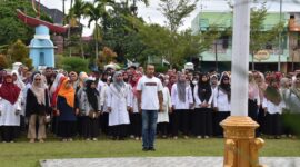 Suasana apel bersama seluruh perangkat desa se-Kota Pariaman dalam rangka peringatan Hari Desa Nasional 2025 di halaman Balai Kota Pariaman, Rabu (15/1/2025). (Foto: Diskominfo Pariaman)
