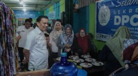 Pj Wali Kota Padang Panjang, Sonny Budaya Putra meresmikan Kantor Sekretariat di Kelurahan Kampung Manggis depan Puskesmas Kebun Sikolos, Rabu (15/1/2025). (Foto: Diskominfo Padang Panjang)