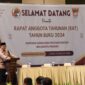 Pj Wali Kota Padang Andree Algamar membuka RAT KPN Balai Kota Padang Tahun Buku 2024 di Santika Premiere Hotel Padang, Jumat (31/1/ 2025). (Foto: Prokopim Padang)