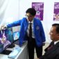 Pj Wako Padang Panjang Sonny Budaya Putra melihat Kreativitas mahasiswa Program Studi DKV ISI Padang Panjang, Jumat (3/1/2025). (Foto: Diskominfo Padang Panjang)