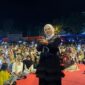 Penyanyi Minang Rayola sukses memikat dan menghibur masyarakat Pasbar. (Foto: Diskominfo Pasbar)