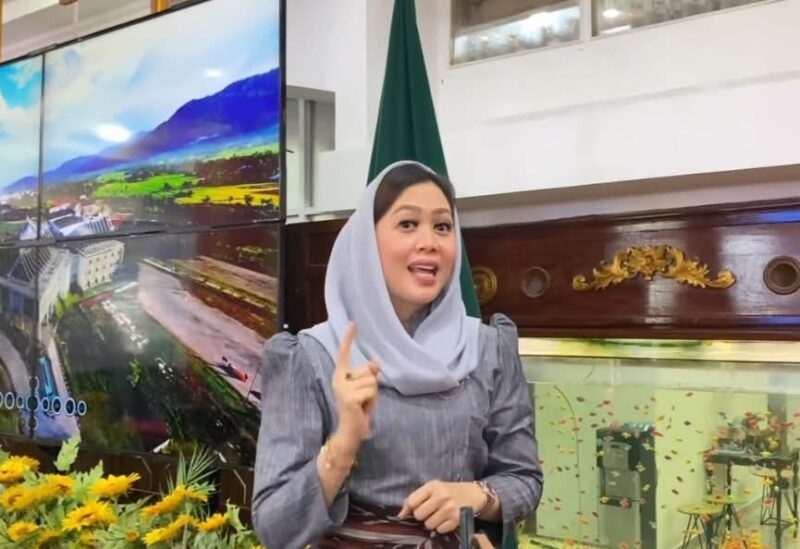 Pj Dekranasda Kota Padang Ny. Vanny Andree Algamar. (Foto: Diskominfo Padang)