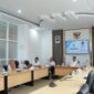 Pj Wali Kota Padang Panjang, Sonny Budaya Putra saat mengikuti rapat di Ruang VIP Balai Kota, Rabu (8/1/2025). (Foto: Diskominfo Padang Panjang)